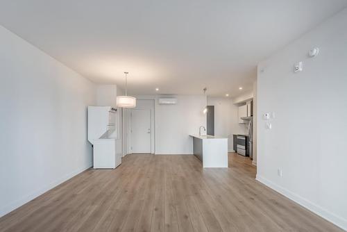 2 bedrooms apartment for rent in Laval — photo 5