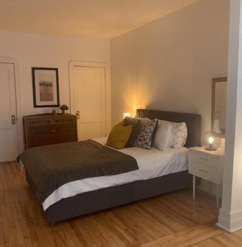 Appartement de 5 chambres à louer à Montreal - Côte-des-Neiges–Notre-Dame-de-Grâce — photo 3