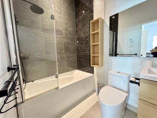 4 bedrooms apartment for rent in Montreal - Ville-Marie — photo 11