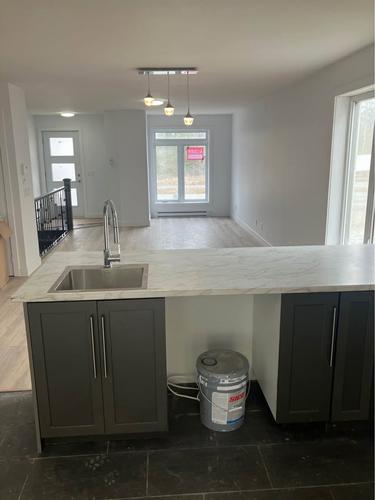 Appartement de 5 chambres à louer à Sherbrooke — photo 3