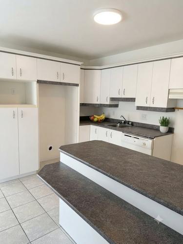 3 bedrooms apartment for rent in Sherbrooke — photo 2