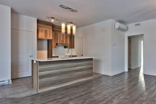 3 bedrooms apartment for rent in Laval — photo 2