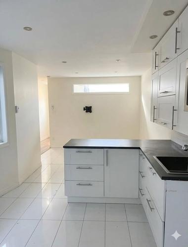 Appartement de 2 chambres à louer à Montreal - Ville-Marie — photo 2
