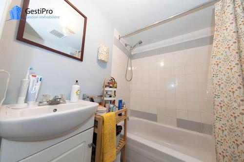 Studio for rent in Québec - Sainte-Foy–Sillery–Cap-Rouge — photo 3