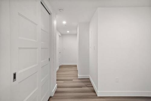 4 bedrooms apartment for rent in Montreal - Ahuntsic-Cartierville — photo 12