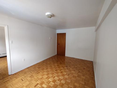 2 bedrooms apartment for rent in Laval — photo 2