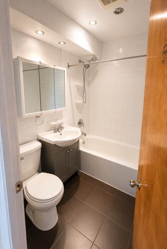 3 bedrooms apartment for rent in Laval — photo 4
