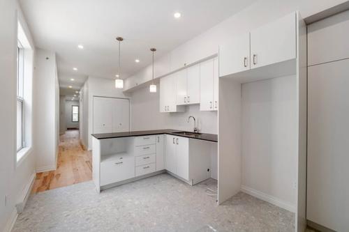 2 bedrooms apartment for rent in Montreal - Le Plateau-Mont-Royal — photo 10
