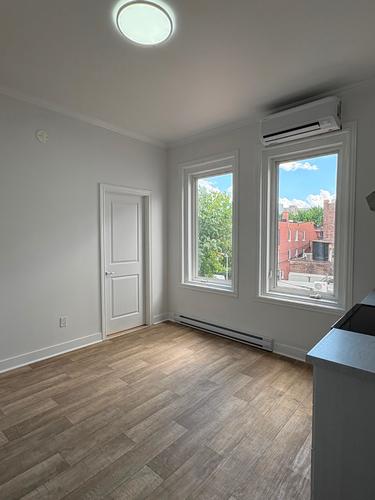 4 bedrooms apartment for rent in Montreal - Ville-Marie — photo 4