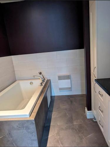 2 bedrooms apartment for rent in Laval — photo 5