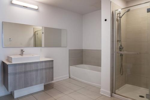 2 bedrooms apartment for rent in Laval — photo 10