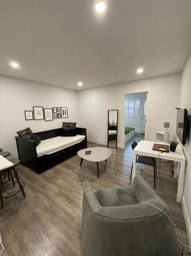 1 bedroom apartment for rent in Montreal - Ville-Marie — photo 2