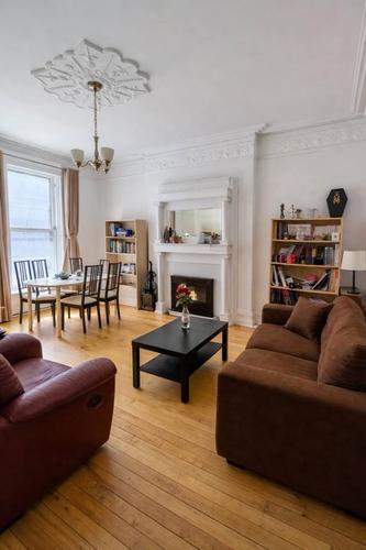 5 bedrooms apartment for rent in Montreal - Ville-Marie — photo 8