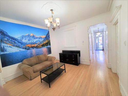 4 bedrooms apartment for rent in Montreal - Le Plateau-Mont-Royal — photo 12