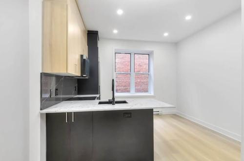 2 bedrooms apartment for rent in Montreal - Ville-Marie — photo 2
