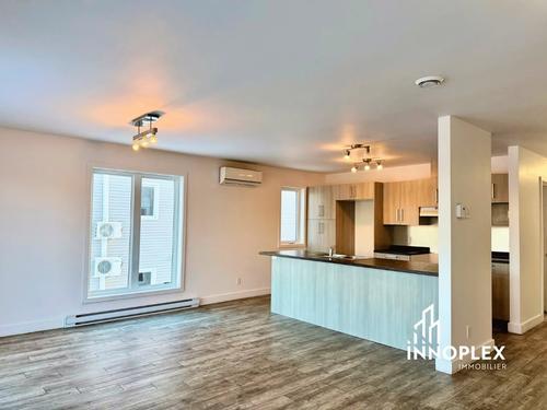 3 bedrooms apartment for rent in Sherbrooke — photo 2
