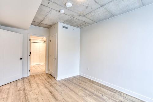 3 bedrooms apartment for rent in Laval — photo 17