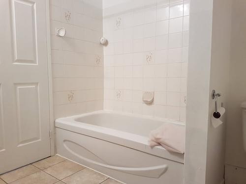 2 bedrooms apartment for rent in Sherbrooke — photo 9