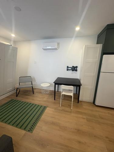 Studio à louer à Montreal - Mercier–Hochelaga-Maisonneuve — photo 3
