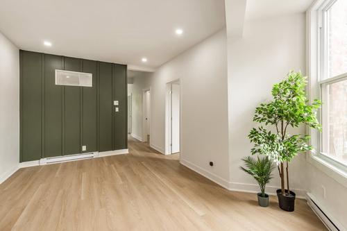 Appartement de 4 chambres à louer à Montreal - Mercier–Hochelaga-Maisonneuve — photo 8