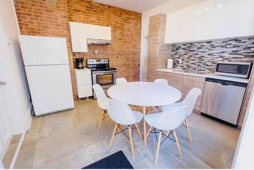 5 bedrooms apartment for rent in Montréal — photo 14