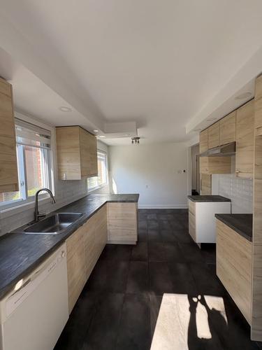 Appartement de 3 chambres à louer à Laval — photo 2