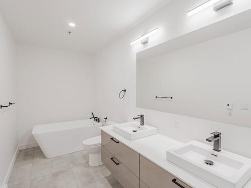 2 bedrooms apartment for rent in Sherbrooke — photo 13