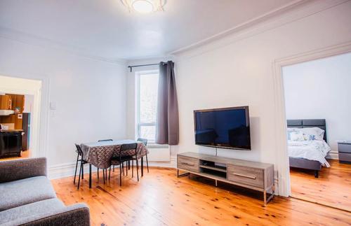 5 bedrooms apartment for rent in Montréal — photo 19