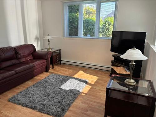 2 bedrooms apartment for rent in Sherbrooke — photo 2