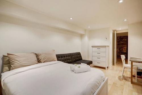 5 bedrooms apartment for rent in Montreal - Le Plateau-Mont-Royal — photo 4