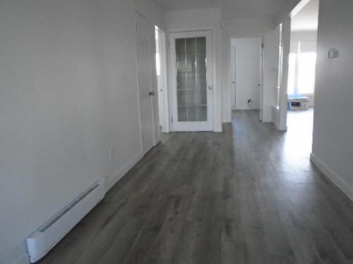 4 bedrooms apartment for rent in Laval — photo 10