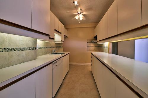 4 bedrooms apartment for rent in Laval — photo 4