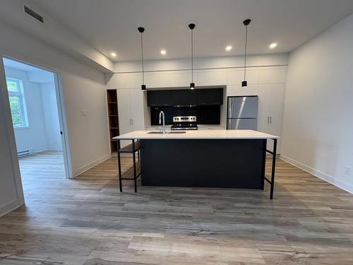 Appartement de 3 chambres à louer à Longueuil — photo 3