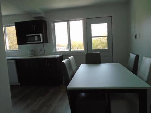 4 bedrooms apartment for rent in Laval — photo 3