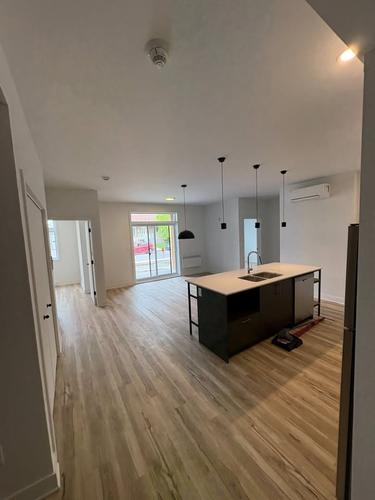 Appartement de 2 chambres à louer à Longueuil — photo 2