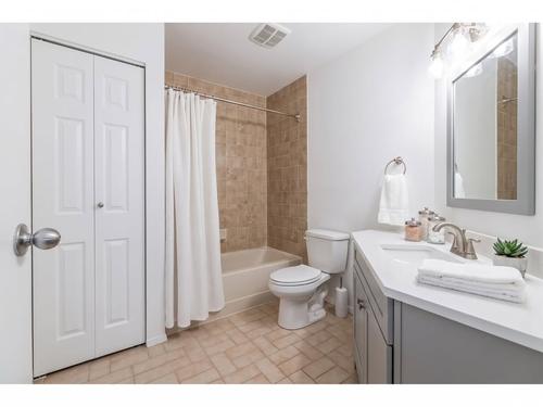 2 bedrooms apartment for rent in Laval — photo 2