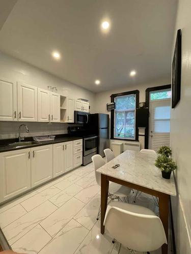 2 bedrooms apartment for rent in Montreal - Le Plateau-Mont-Royal — photo 3