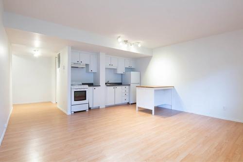 Studio for rent in Montreal - Côte-des-Neiges–Notre-Dame-de-Grâce — photo 2