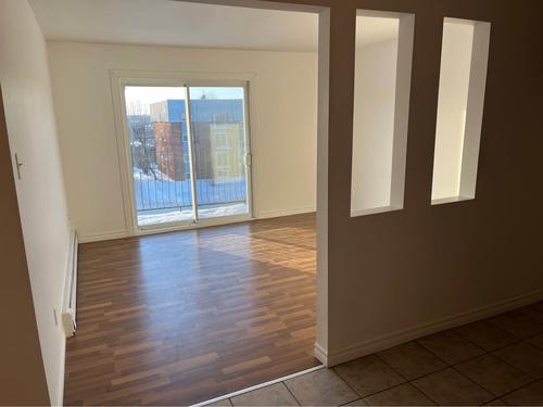 2 bedrooms apartment for rent in Sherbrooke — photo 2