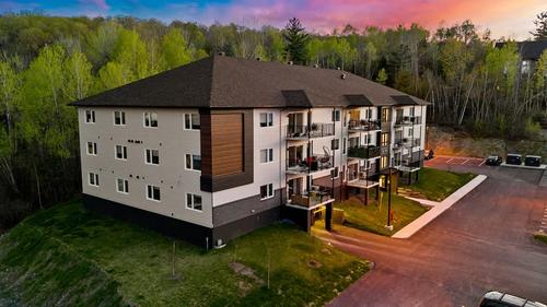Appartement de 3 chambres à louer à Sherbrooke — photo 2