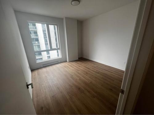 2 bedrooms apartment for rent in Laval — photo 12