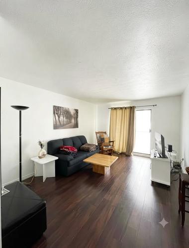 2 bedrooms apartment for rent in Sherbrooke — photo 2