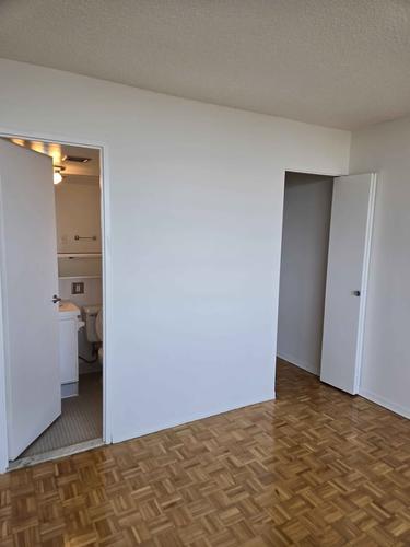 2 bedrooms apartment for rent in Montreal - Côte-des-Neiges–Notre-Dame-de-Grâce — photo 11
