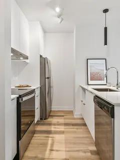 2 bedrooms apartment for rent in Montreal - Ville-Marie — photo 3