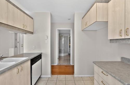 3 bedrooms apartment for rent in Laval — photo 16