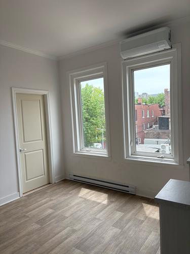 5 bedrooms apartment for rent in Montreal - Ville-Marie — photo 3