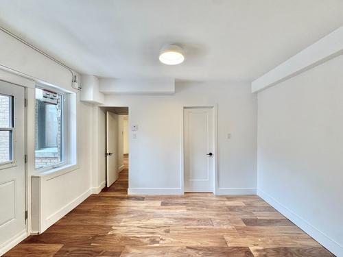 2 bedrooms apartment for rent in Montreal - Côte-des-Neiges–Notre-Dame-de-Grâce — photo 13