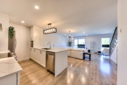 2 bedrooms apartment for rent in Laval — photo 2