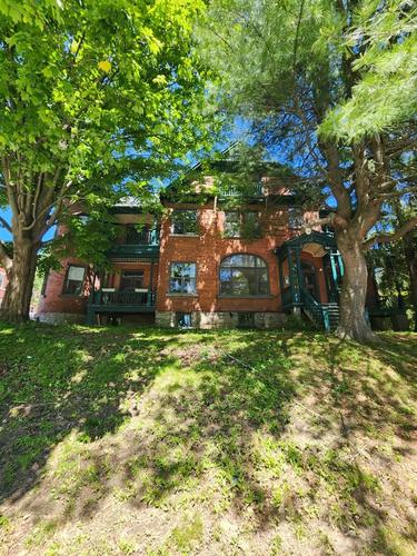 3 bedrooms apartment for rent in Sherbrooke — photo 13