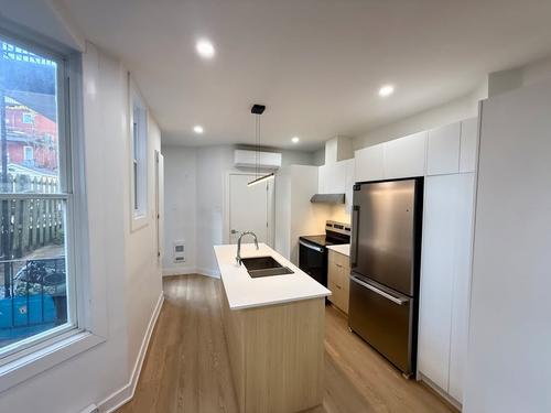 4 bedrooms apartment for rent in Montreal - Mercier–Hochelaga-Maisonneuve — photo 2